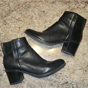 Marc‎ Fisher Samona Ankle Bootie Boots Women's 6M Black Leather Logo